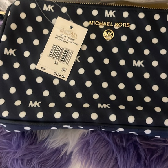 Micheal Kors Jet Set Charm - Picture 5 of 5